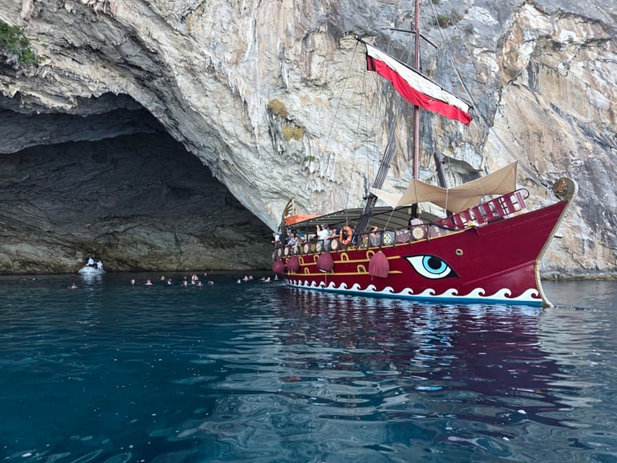 Odysseia Local Cruise from Nidri with BBQ on the beach