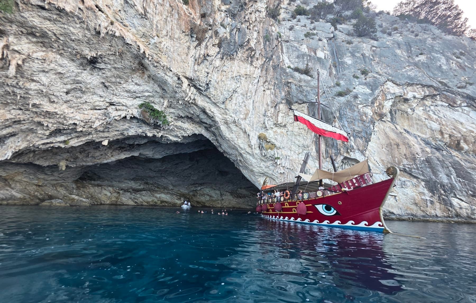 Odysseia Traditional Boat Nidri , Lefkada
