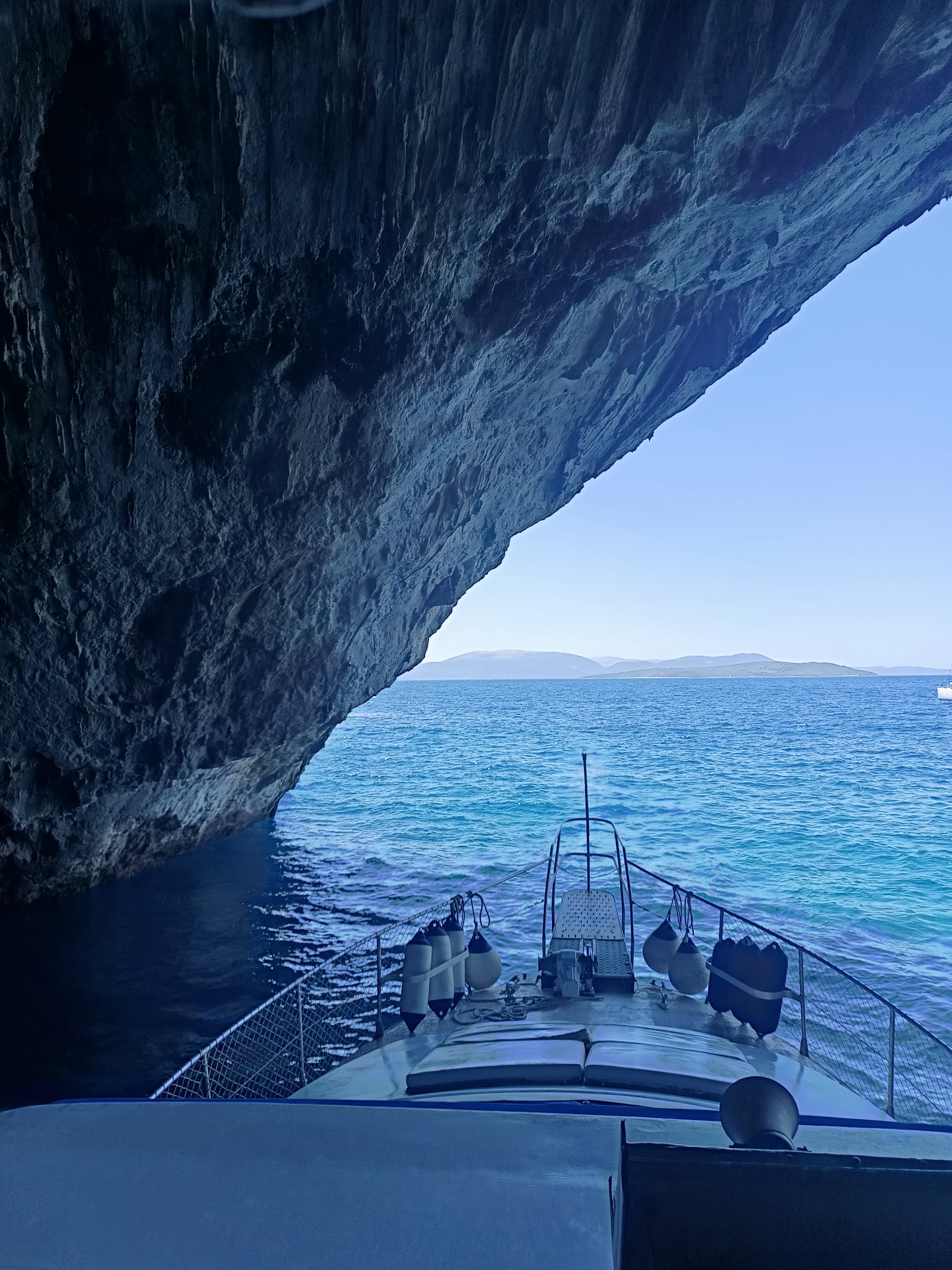 Todo Yacht Cabin